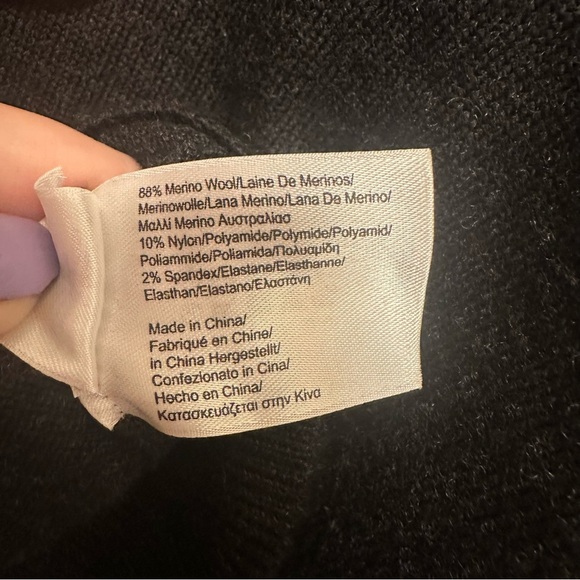 Brooks Brothers 346 Merino Wool V-Neck Sweater Men’s Size Large - Picture 3 of 4